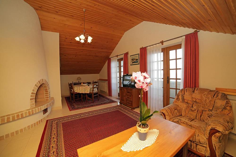 Apartmenthaus Punta **** Splitska Zewnętrze zdjęcie