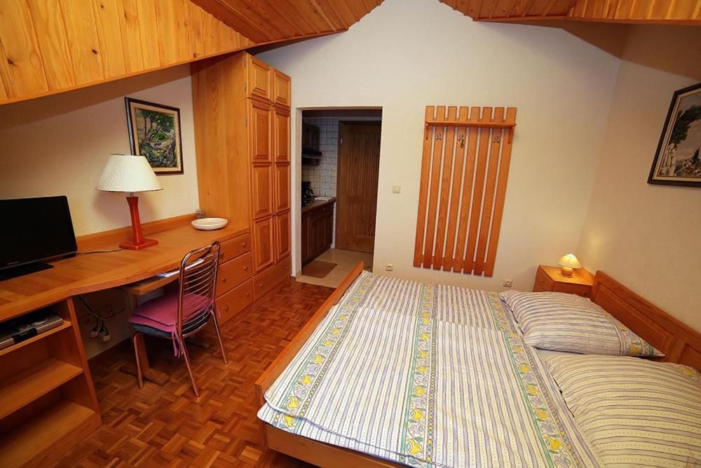 Apartmenthaus Punta **** Splitska Zewnętrze zdjęcie