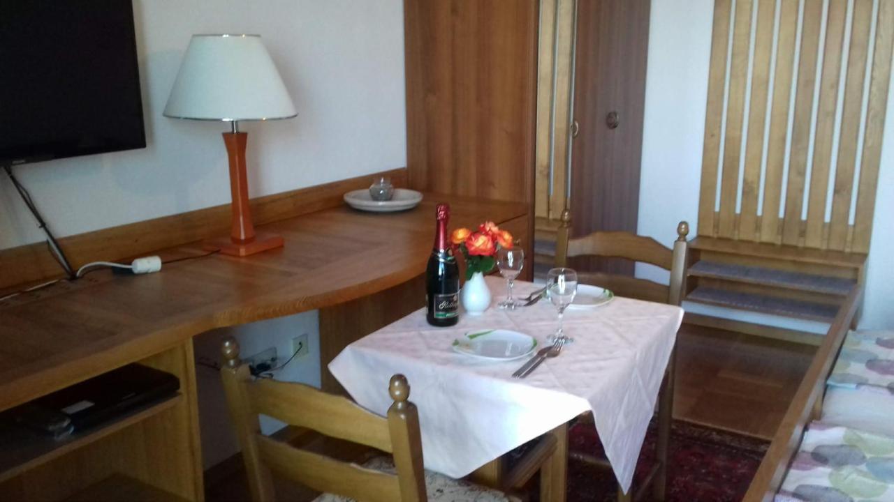 Apartmenthaus Punta **** Splitska Zewnętrze zdjęcie
